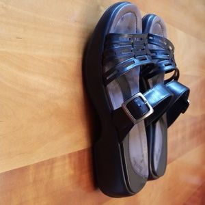 Dansko Lark Black Leather Comfort Sandals Sz 9.5